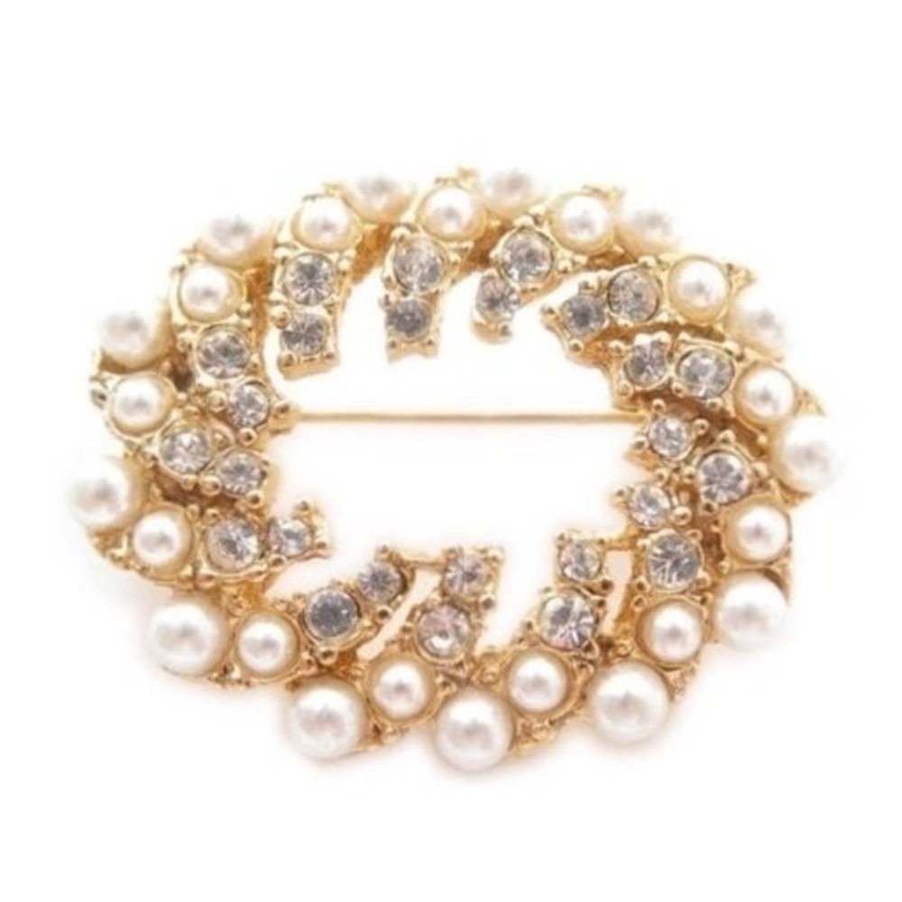 VINTAGE RHINESTONE & PEARL GOLD TONED WREATH PIN